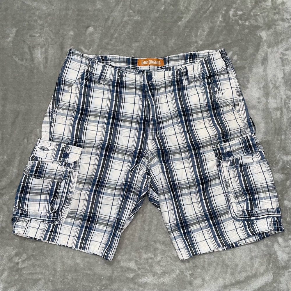 Lee Dungarees Blue Plaid Cargo Shorts Size 38 Men’s Hiking Outdoor Casual